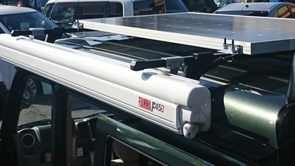 軽キャンピングカーちょいCamオプションのサイドオーニング