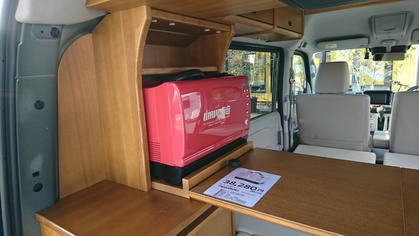 軽キャンパーちょいCam豊に、電子レンジの棚