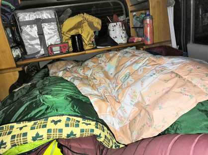 軽キャンピングカーちょいCam車中泊の布団